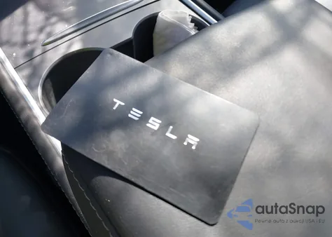 2023 Tesla Model Y Awd/Long Range Dual Motor All-Wheel Drive z USA, uszkodzony, nr VIN 7SAYGDEE8PA082176